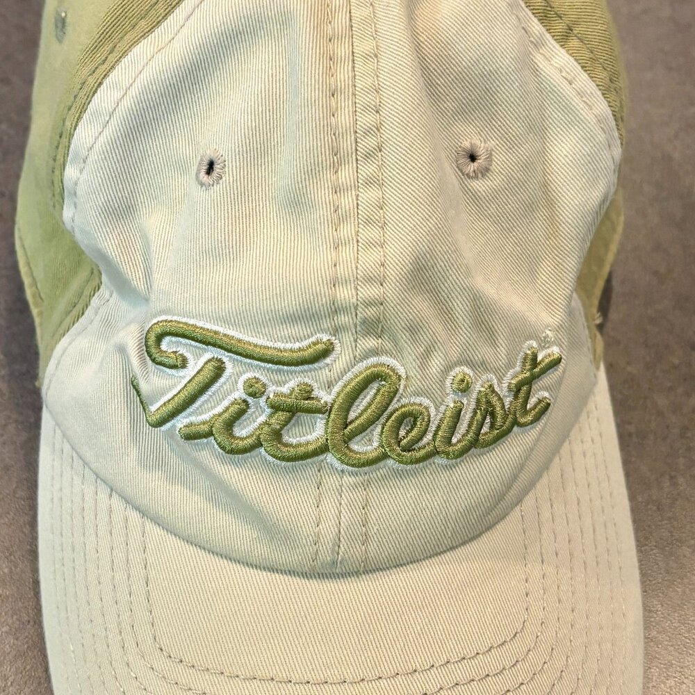 ~~Titleist Beige Tan Embroidered White Logo Dad Hat Baseball Cap Fitted Size M/L